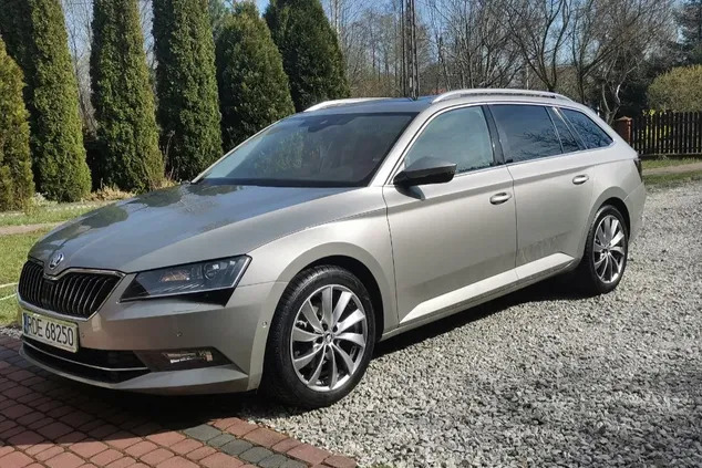 świętokrzyskie Skoda Superb cena 72000 przebieg: 201000, rok produkcji 2018 z Połaniec